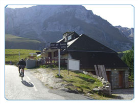 Explore the Pyrenees on your cycling holiday