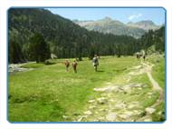 Family excursion to the mountainous Pyrenees